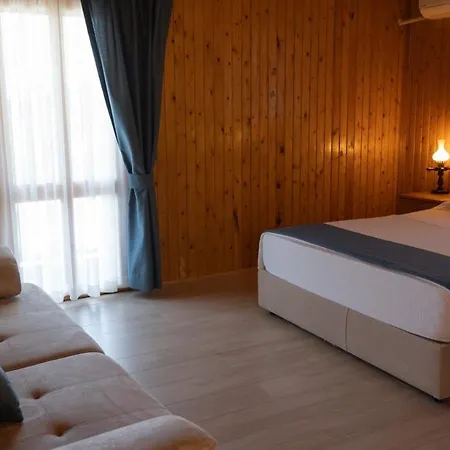 Buek Butik לינה וארוחת בוקר 4*