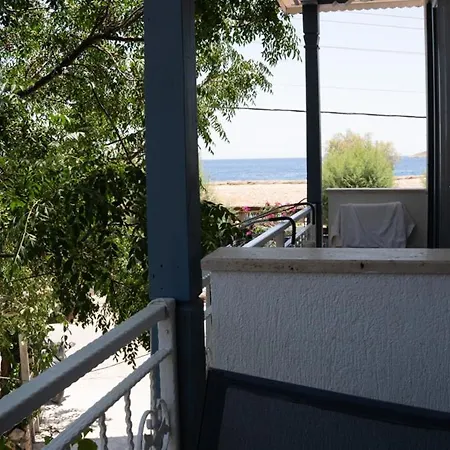 Buek Butik 4* דטקה