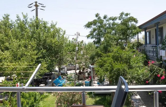 לינה וארוחת בוקר Buek Butik 4*