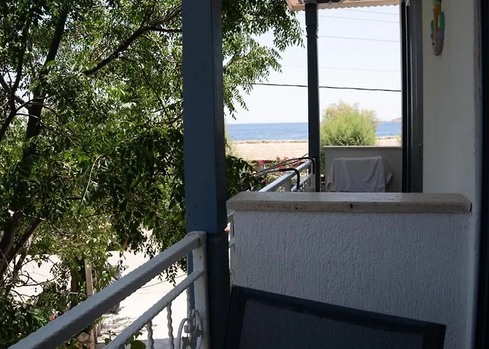 Buek Butik 4* דטקה